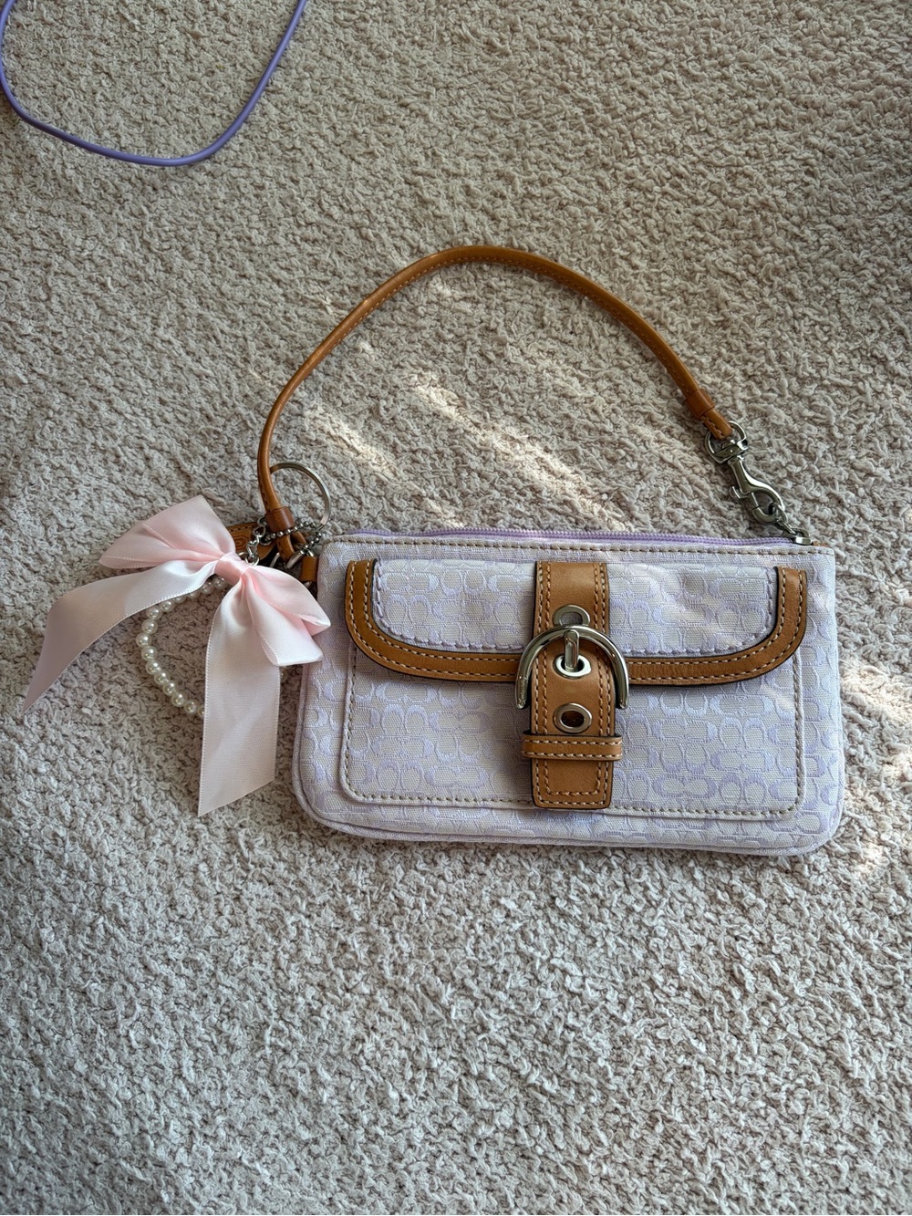 Coach Soho Signature Buckle Wristlet — Lavender/Tan
